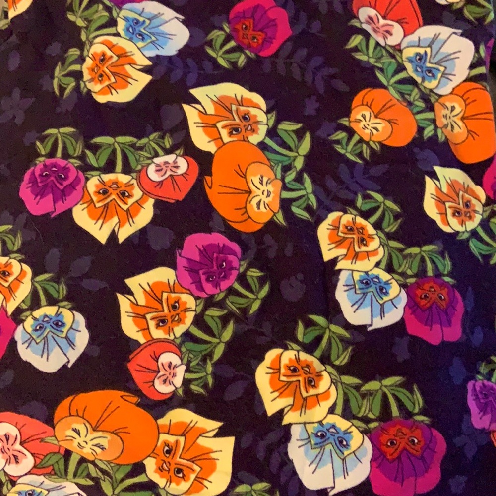Lularoe Disney Alice flowers leggings TC2